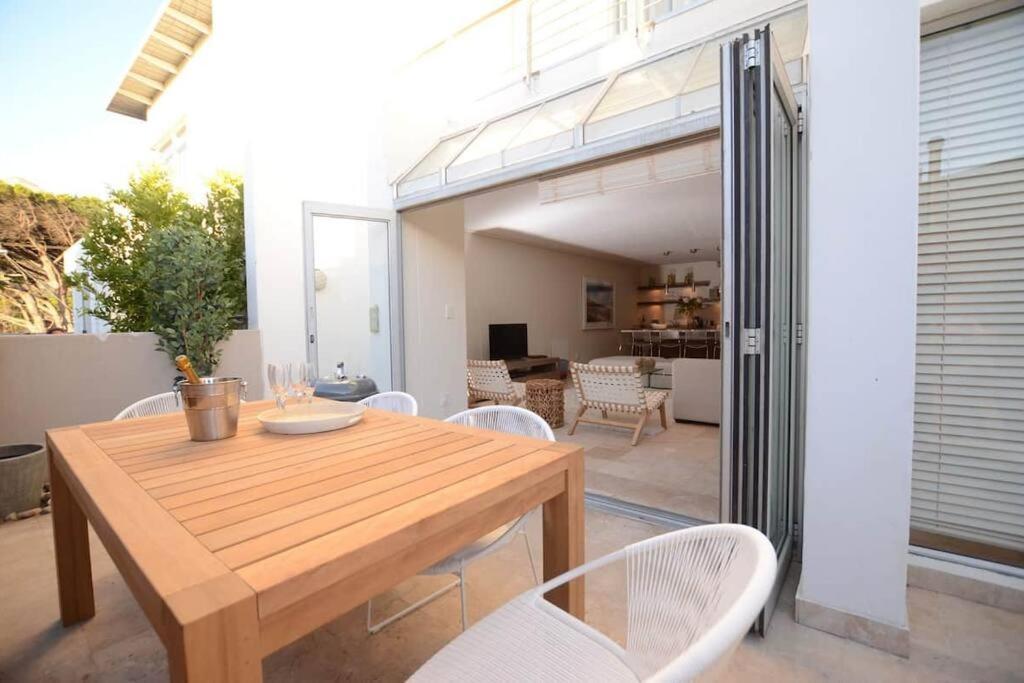 2 Bedroom Townhouse Apartment *
